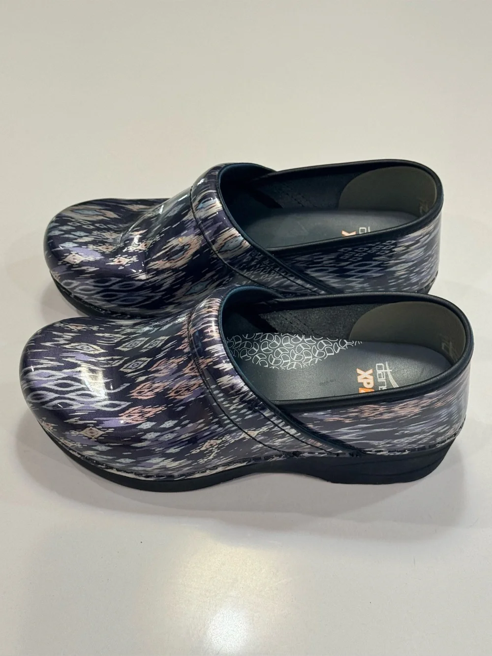 Dansko XP 2.0 Clogs Womens EU-38/US-7.5-8 Southwestern Multicolor Patent Leather - Picture 2 of 10